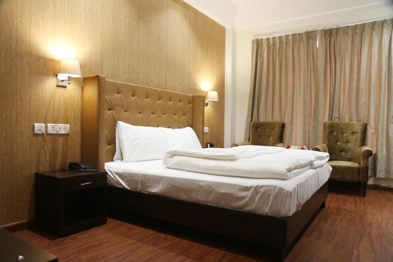 Awadh Inn Noida Esterno foto
