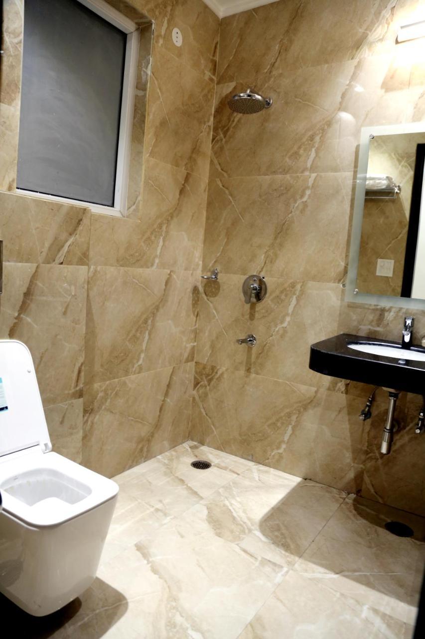 Awadh Inn Noida Esterno foto