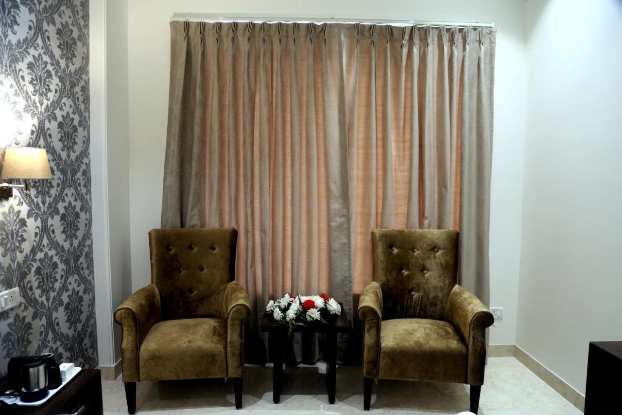 Awadh Inn Noida Esterno foto