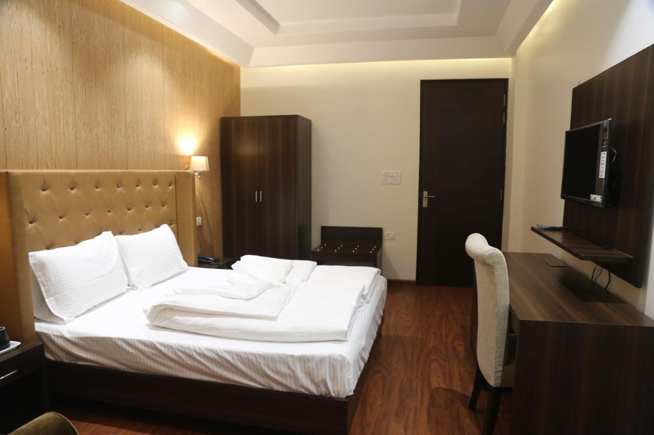 Awadh Inn Noida Esterno foto